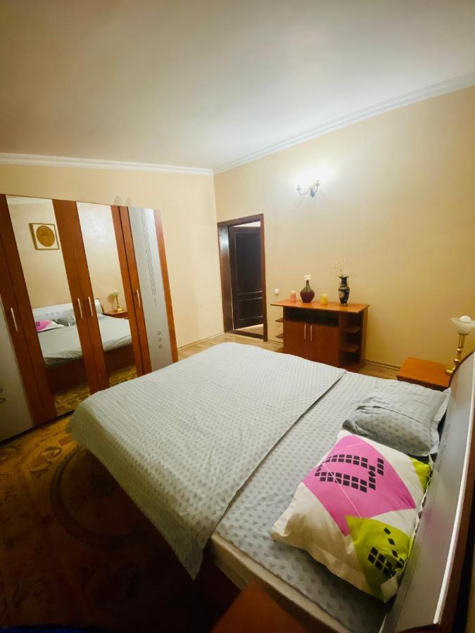 Central House Oradea Eksteriør bilde